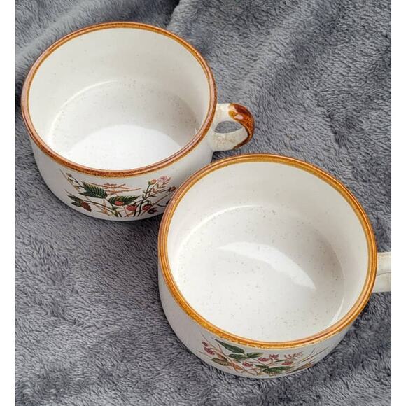 Vintage Cottage Grandma Strawberry Floral Ceramic Coffee Cups - Picture 3 of 3